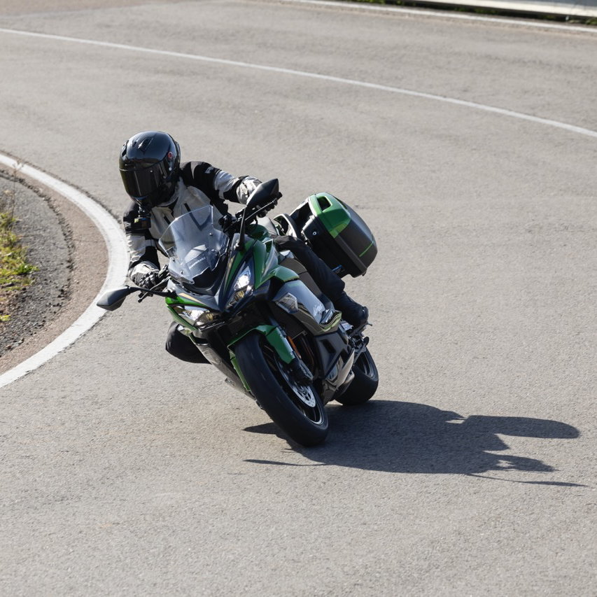The SE also gains heated grips as standard